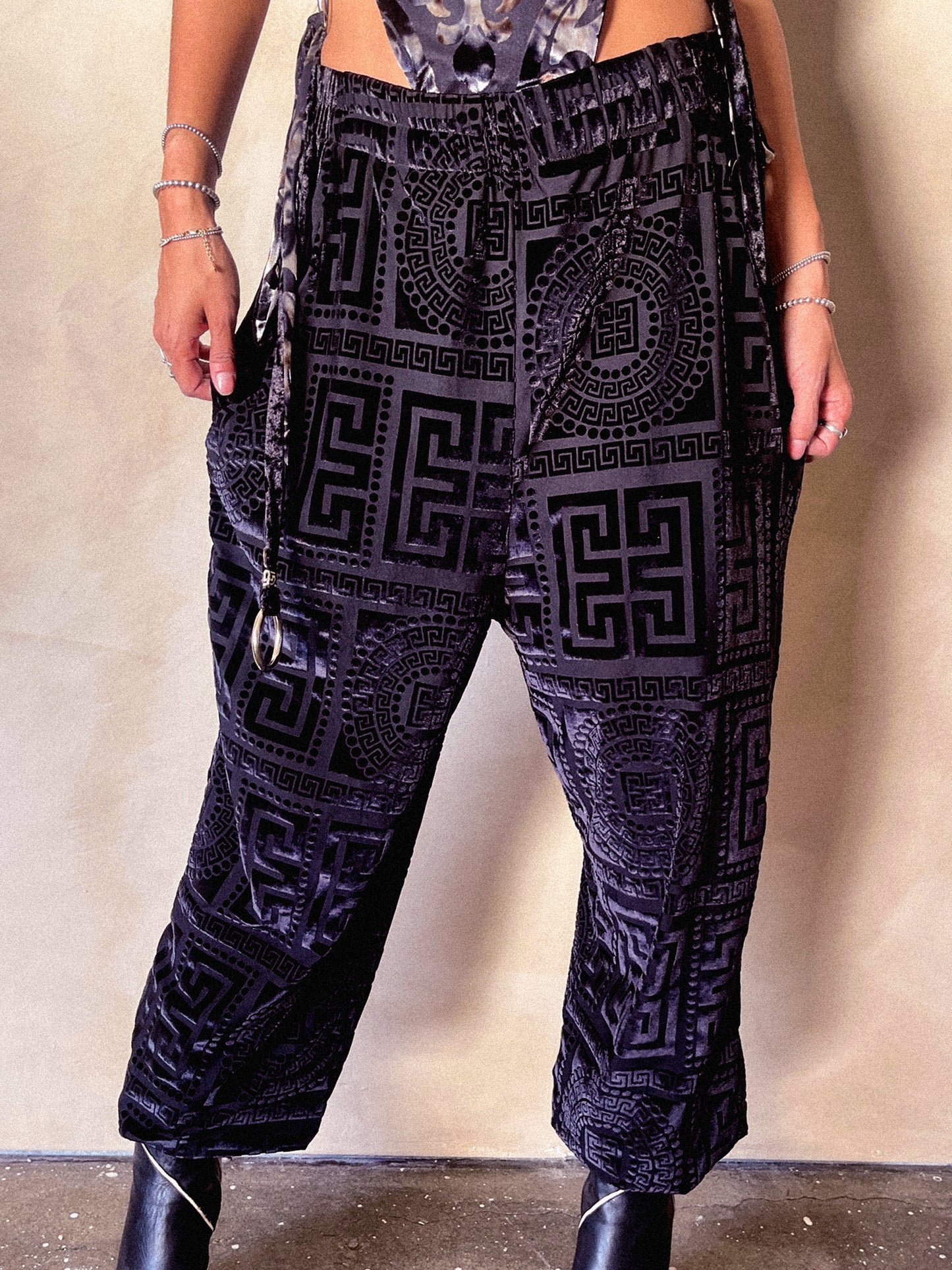 Onyx Unisex Joggers image 4