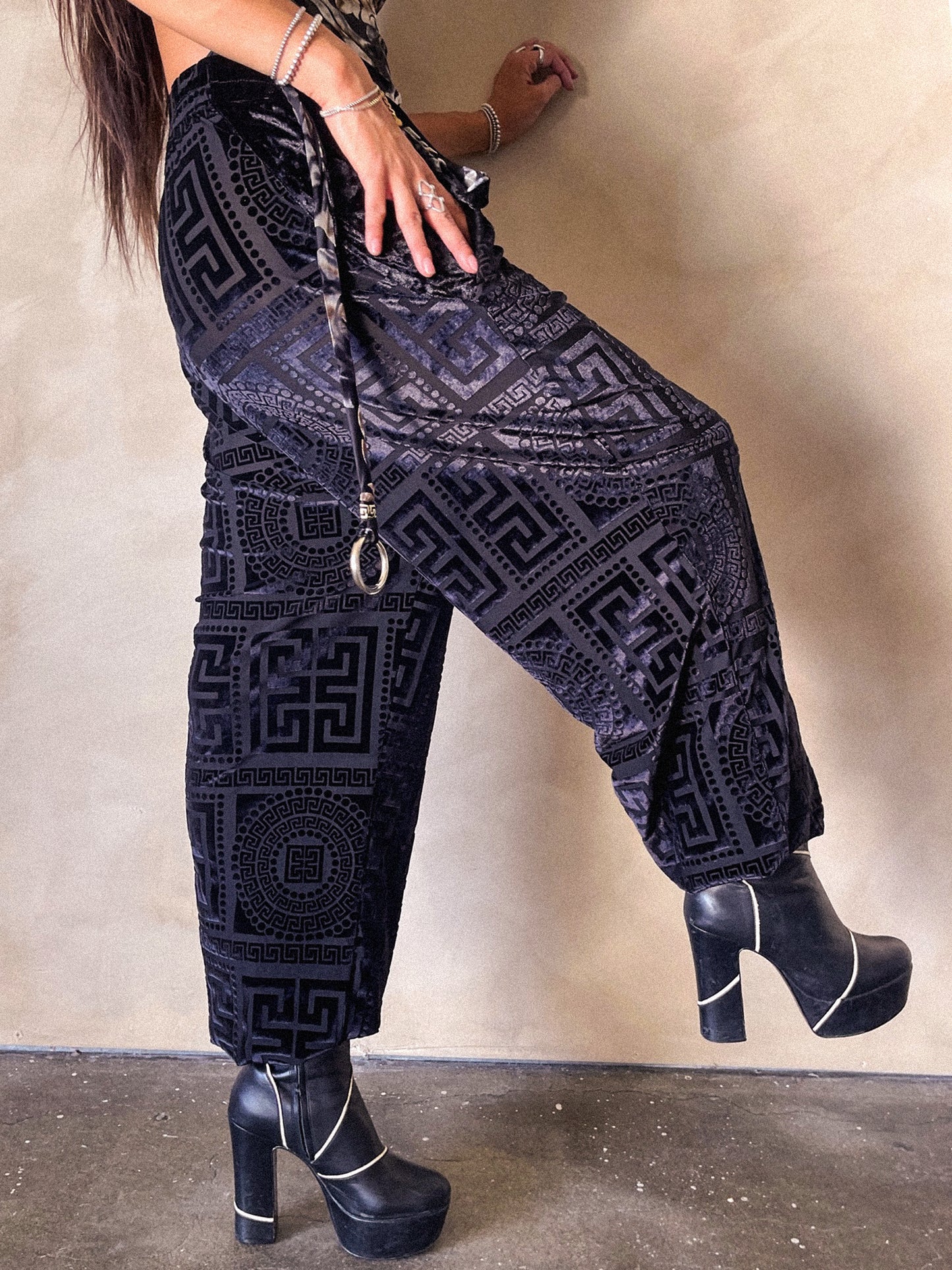 Onyx Unisex Joggers image 3