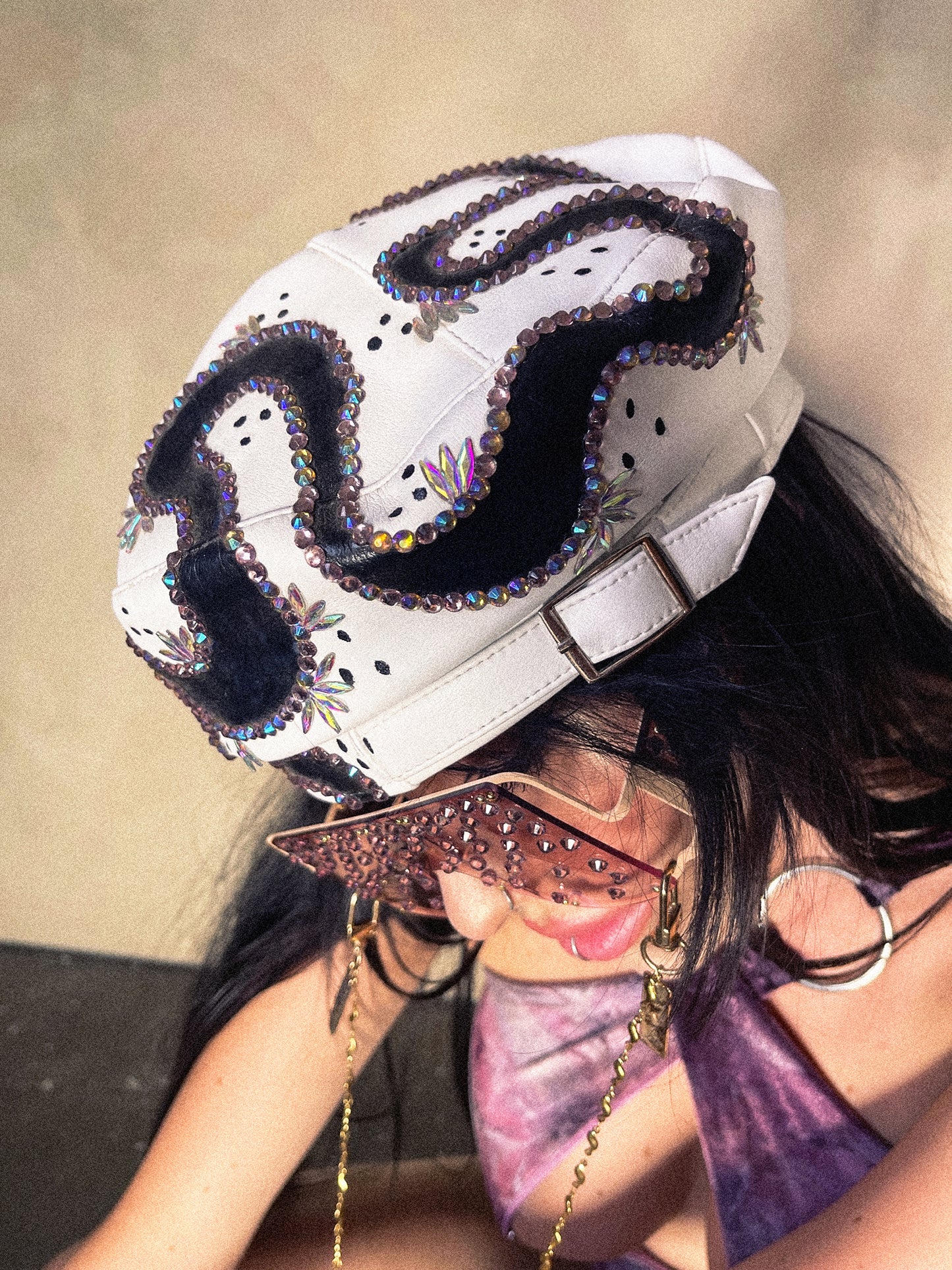 White Orchid Vine Beret image 4