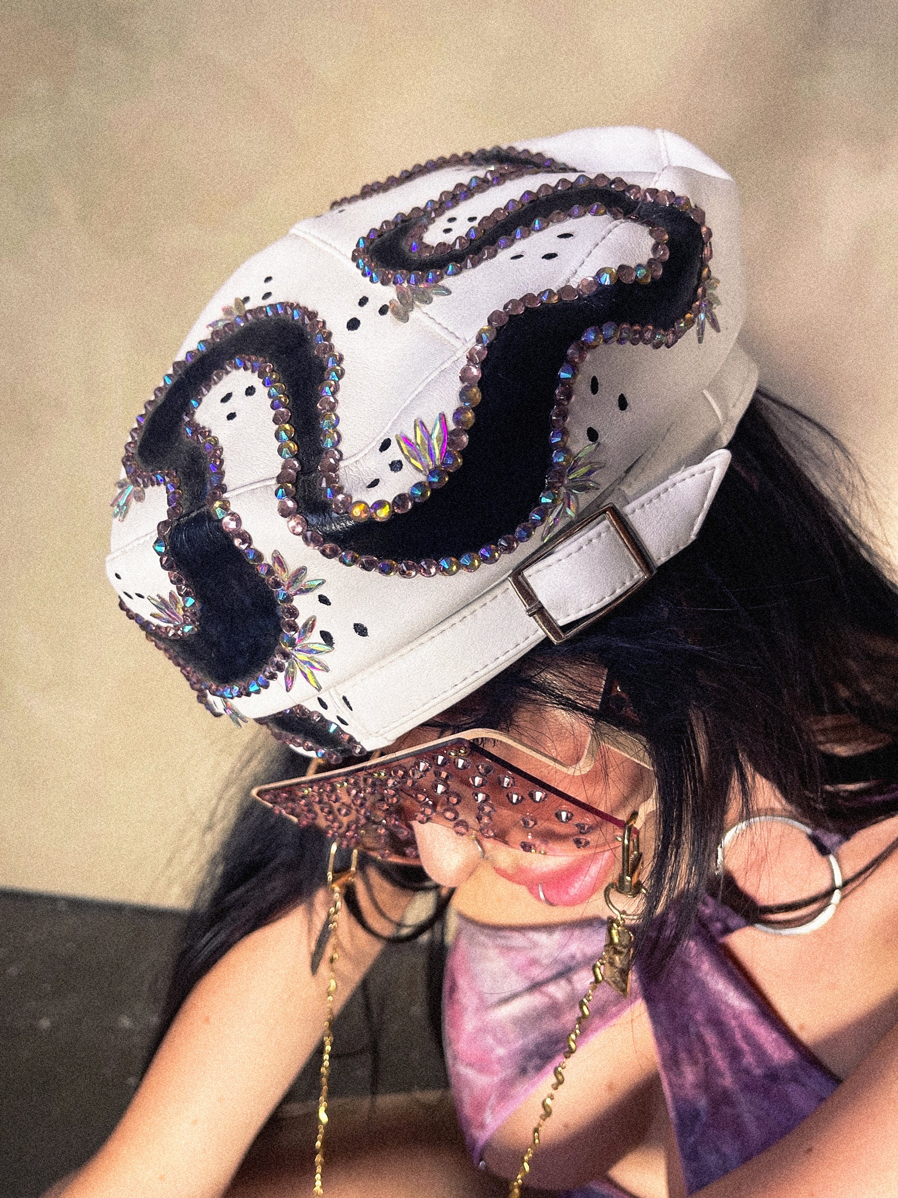 White Orchid Vine Beret image 4